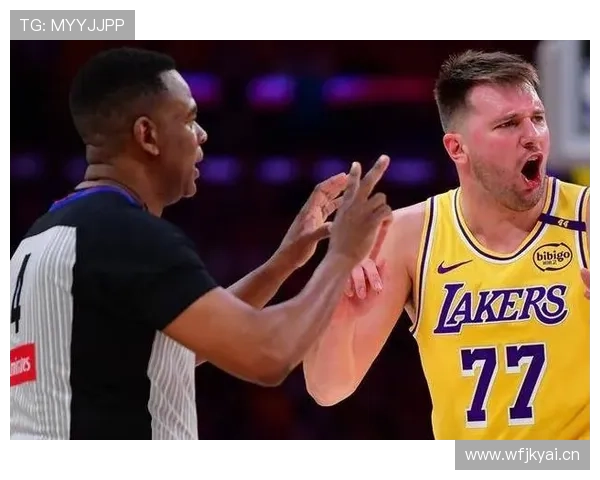 沃特金斯与卢卡库对比分析：全能前锋与终结专家的战术角色差异