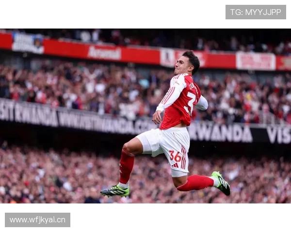 曼联问题不在投入，而在决策逻辑，影响球队重建与竞争力提升